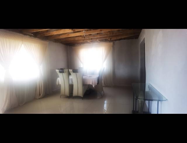 4 BEDROOM FREESTANDING FOR SALE IN MPOPHOMENI